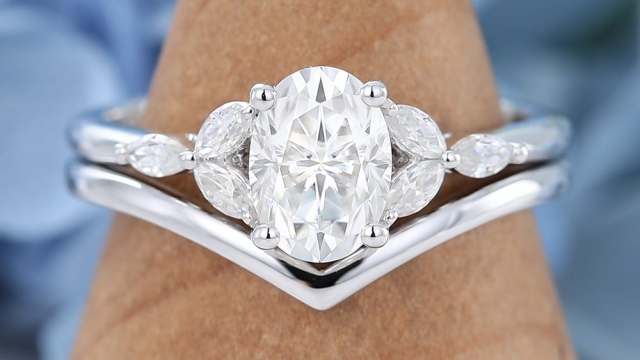 Sparkle Sustainably: Why Moissanite Engagement Rings Are a Brilliant Choice
